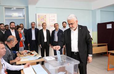 Genel Başkanımız Sayın Zekeriya Yapıcıoğlu oyunu kullandı: Sükûnetle, huzur içerisinde bir seçim olsun